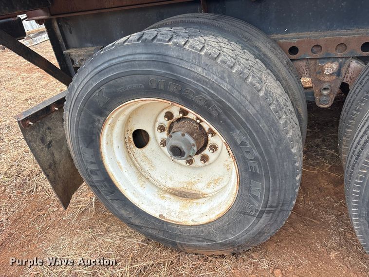 image for item DT4995 1998 Fontaine TP-4-4881SL flatbed trailer