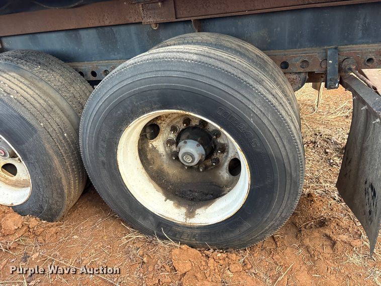 image for item DT4995 1998 Fontaine TP-4-4881SL flatbed trailer