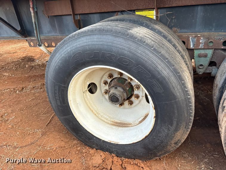 image for item DT4995 1998 Fontaine TP-4-4881SL flatbed trailer