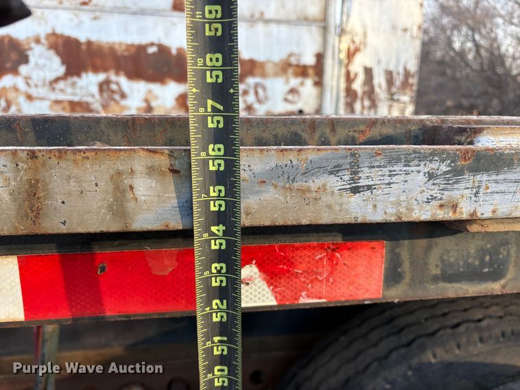 image for item DT4995 1998 Fontaine TP-4-4881SL flatbed trailer