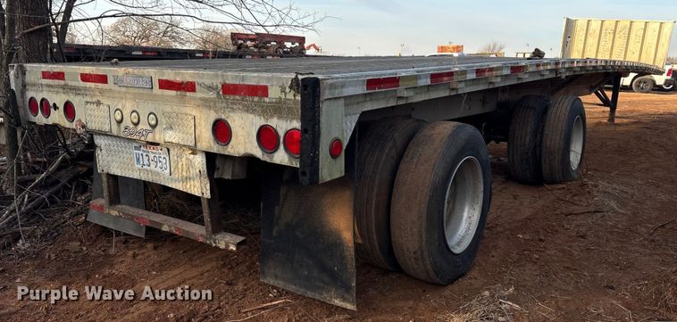 image for item DT4996 1992 Reitnouer flatbed trailer
