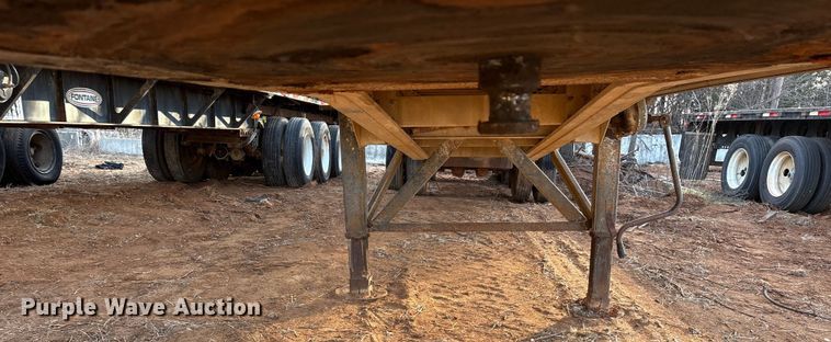 image for item DT4996 1992 Reitnouer flatbed trailer