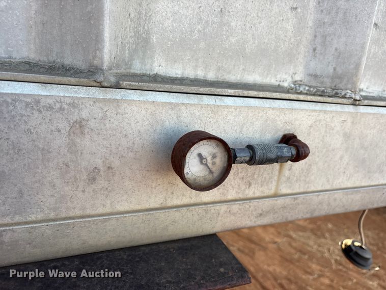 image for item DT4996 1992 Reitnouer flatbed trailer