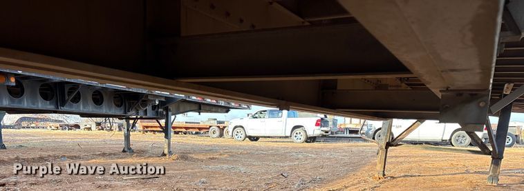 image for item DT4996 1992 Reitnouer flatbed trailer