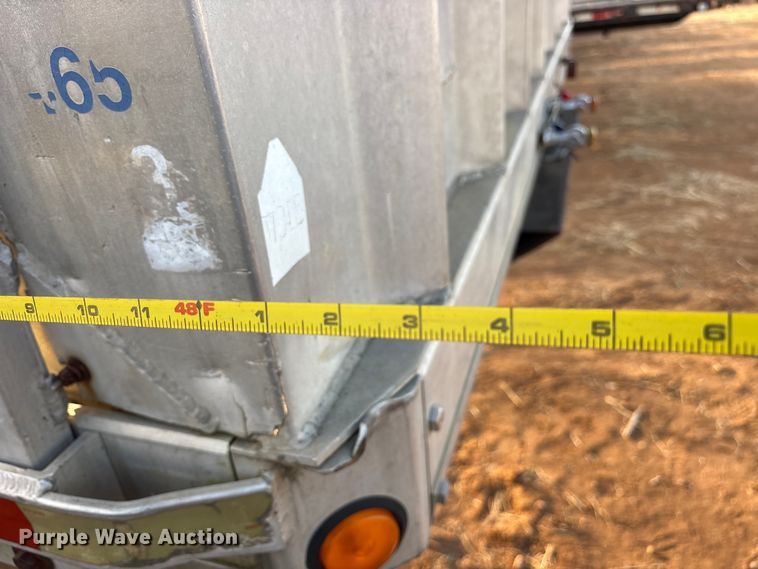 image for item DT4996 1992 Reitnouer flatbed trailer