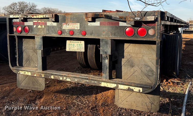 image for item DT4997 2000 Lufkin EXT 48/80 flatbed trailer