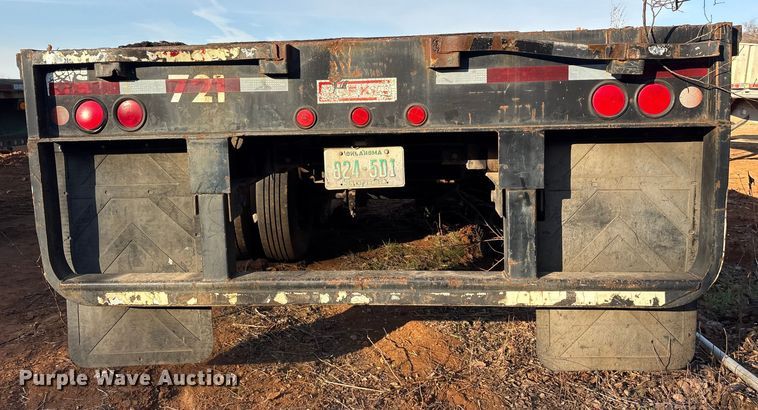 image for item DT4997 2000 Lufkin EXT 48/80 flatbed trailer