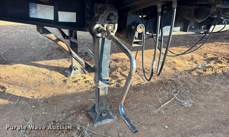 image for item DT4997 2000 Lufkin EXT 48/80 flatbed trailer