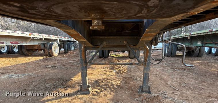 image for item DT4997 2000 Lufkin EXT 48/80 flatbed trailer