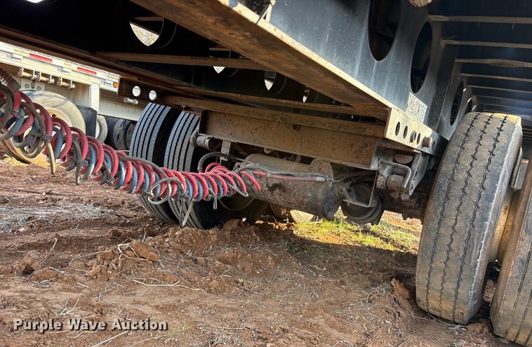 image for item DT4997 2000 Lufkin EXT 48/80 flatbed trailer