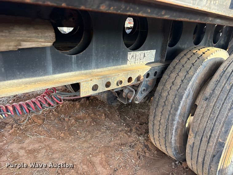 image for item DT4997 2000 Lufkin EXT 48/80 flatbed trailer