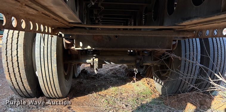 image for item DT4997 2000 Lufkin EXT 48/80 flatbed trailer