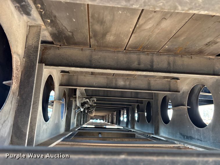 image for item DT4997 2000 Lufkin EXT 48/80 flatbed trailer