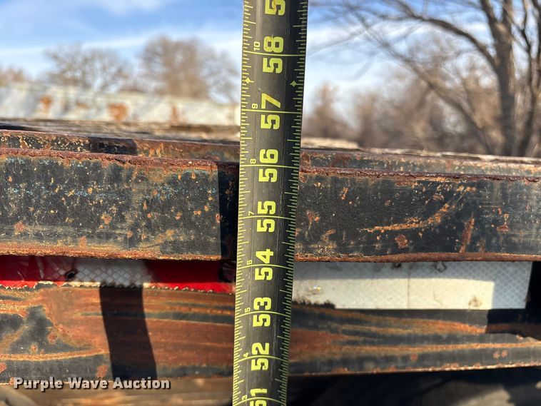 image for item DT4997 2000 Lufkin EXT 48/80 flatbed trailer