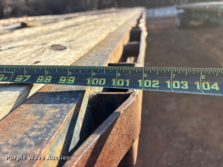 image for item DT4997 2000 Lufkin EXT 48/80 flatbed trailer