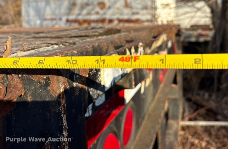 image for item DT4997 2000 Lufkin EXT 48/80 flatbed trailer