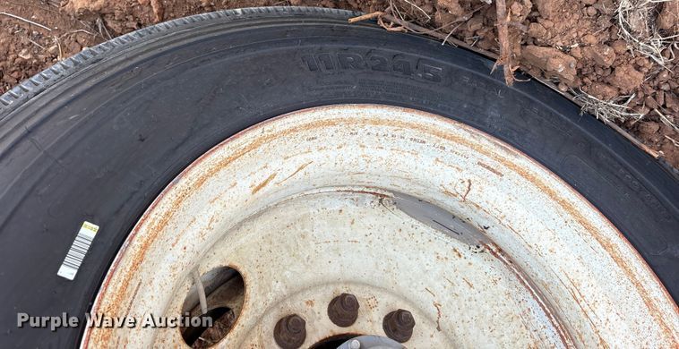 image for item DT4997 2000 Lufkin EXT 48/80 flatbed trailer