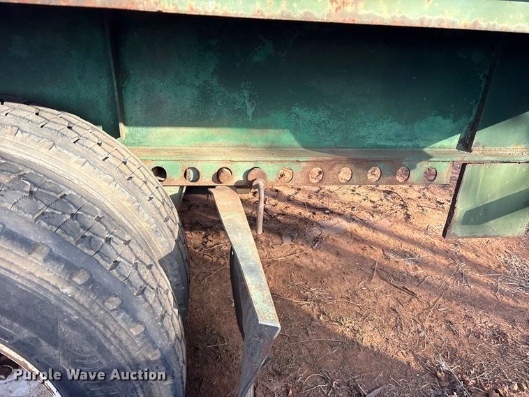 image for item DT4998 1986 Transcraft ETL-48-80 extendable flatbed trailer