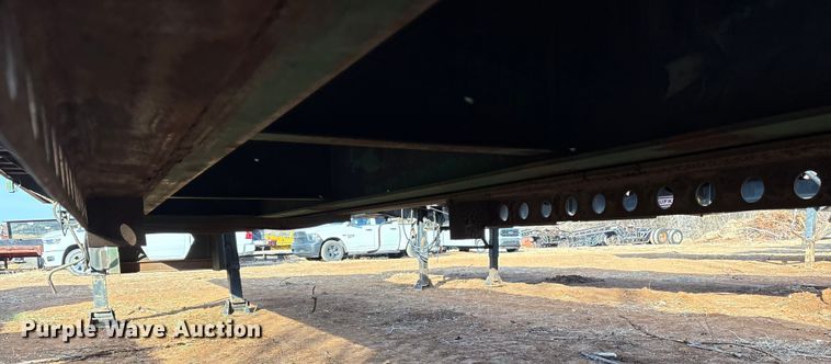 image for item DT4998 1986 Transcraft ETL-48-80 extendable flatbed trailer