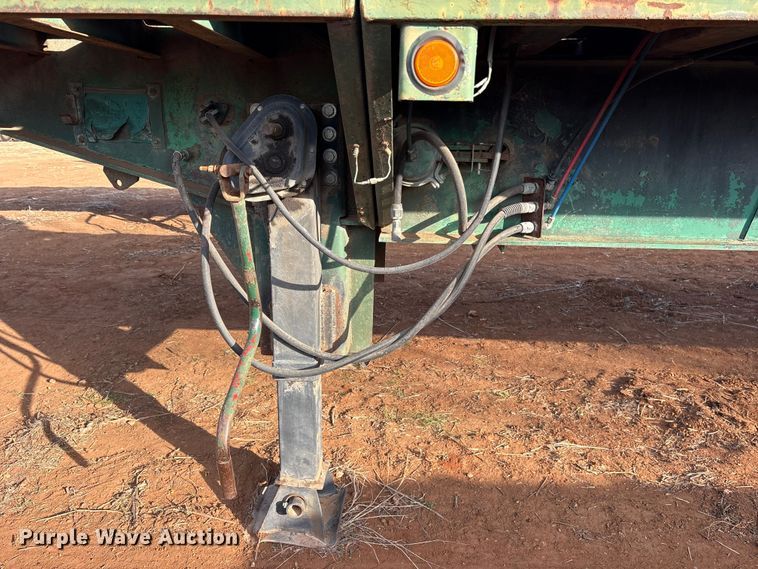 image for item DT4998 1986 Transcraft ETL-48-80 extendable flatbed trailer