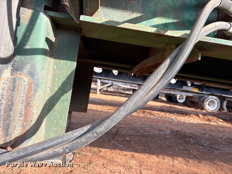 image for item DT4998 1986 Transcraft ETL-48-80 extendable flatbed trailer