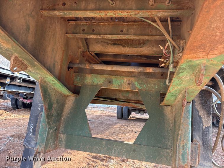 image for item DT4998 1986 Transcraft ETL-48-80 extendable flatbed trailer