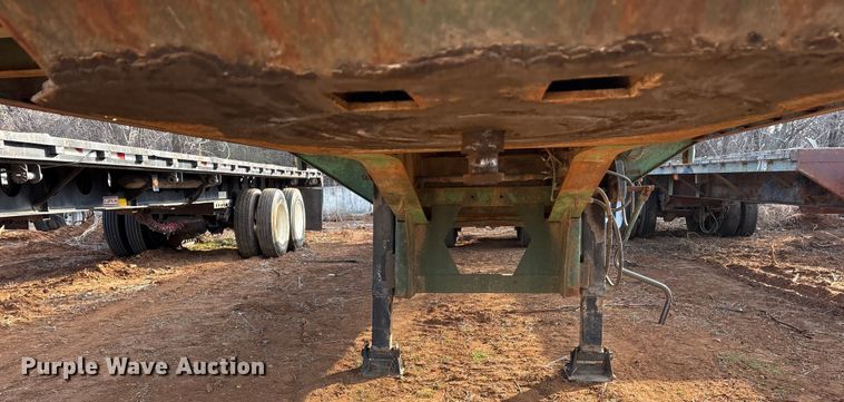 image for item DT4998 1986 Transcraft ETL-48-80 extendable flatbed trailer