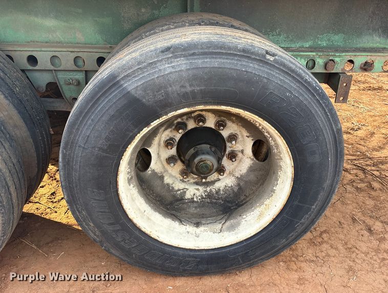 image for item DT4998 1986 Transcraft ETL-48-80 extendable flatbed trailer