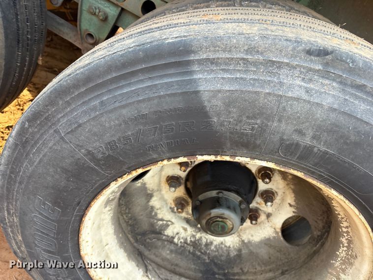 image for item DT4998 1986 Transcraft ETL-48-80 extendable flatbed trailer