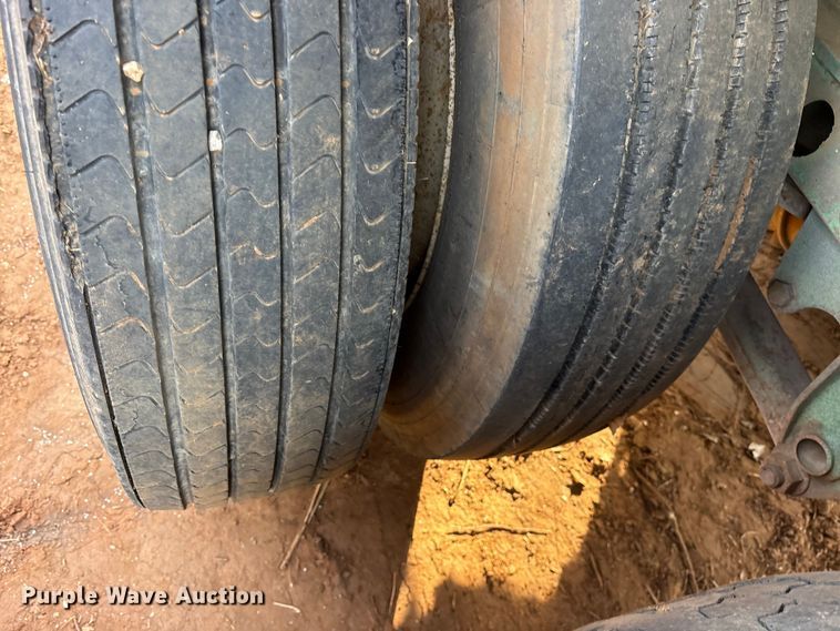 image for item DT4998 1986 Transcraft ETL-48-80 extendable flatbed trailer