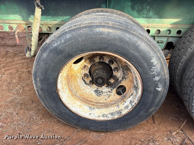 image for item DT4998 1986 Transcraft ETL-48-80 extendable flatbed trailer