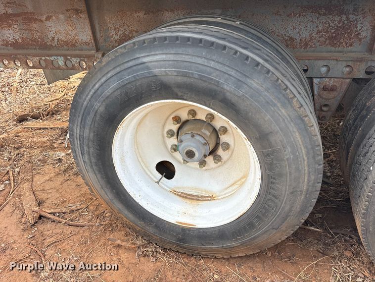 image for item DT4999 1987 Great Dane EXT-45-75 extendable flatbed trailer