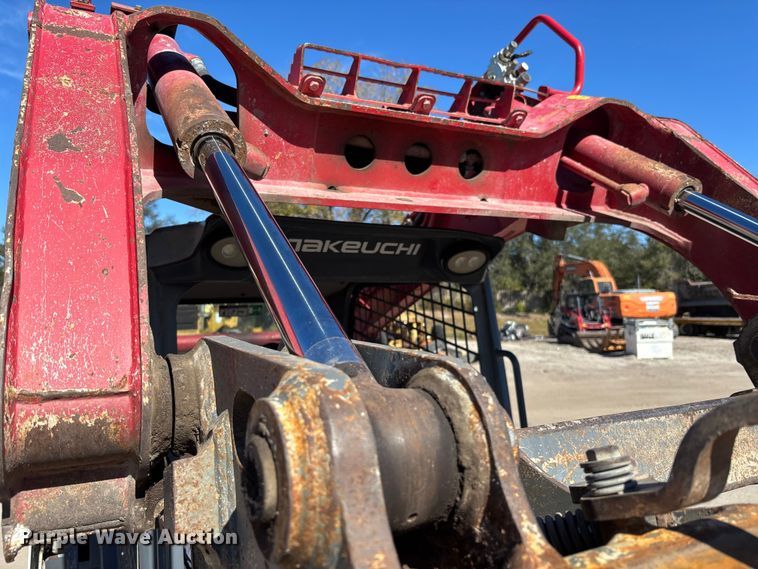 image for item DU0378 2019 Takeuchi TL12V2 tracked skid steer loader