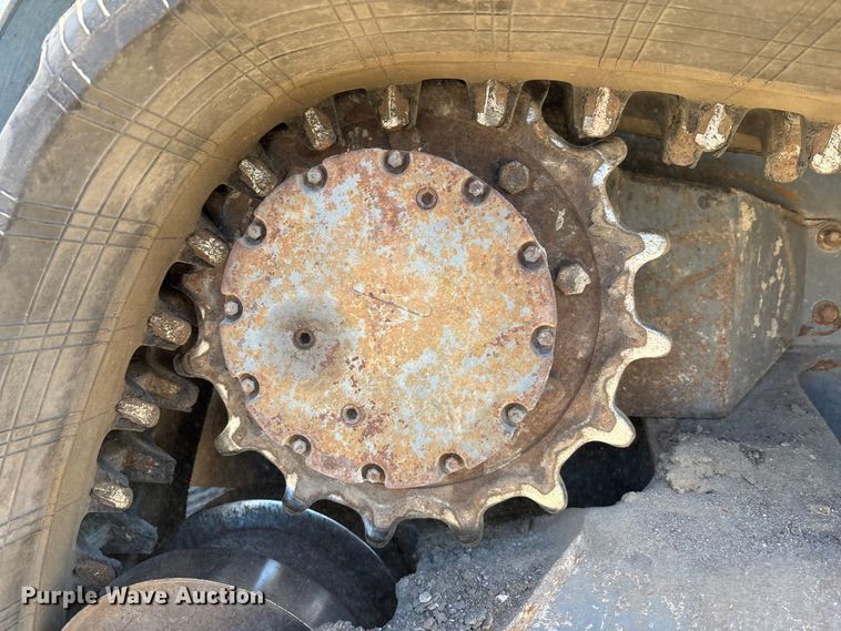 image for item DU0378 2019 Takeuchi TL12V2 tracked skid steer loader