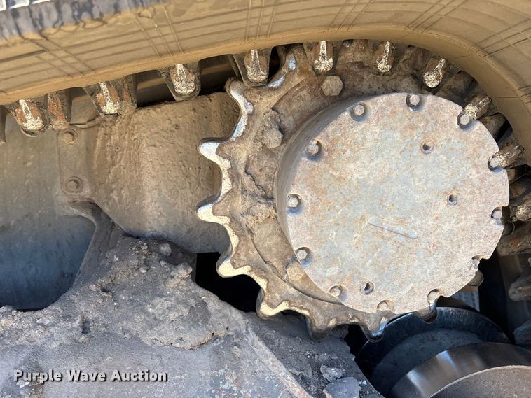 image for item DU0378 2019 Takeuchi TL12V2 tracked skid steer loader