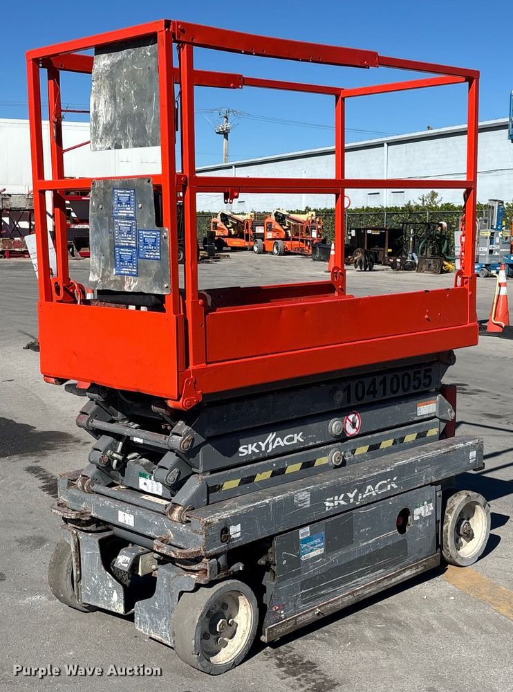 image for item DU0383 Skyjack SJIII 3219 scissor lift