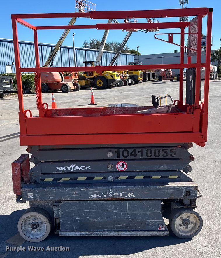 image for item DU0383 Skyjack SJIII 3219 scissor lift