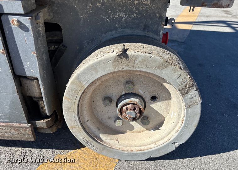 image for item DU0383 Skyjack SJIII 3219 scissor lift