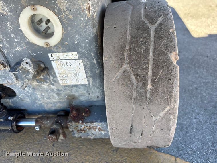 image for item DU0383 Skyjack SJIII 3219 scissor lift