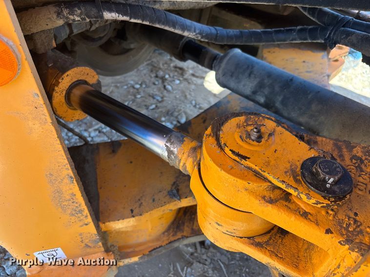 image for item DU0384 Hyundai HL970 wheel loader