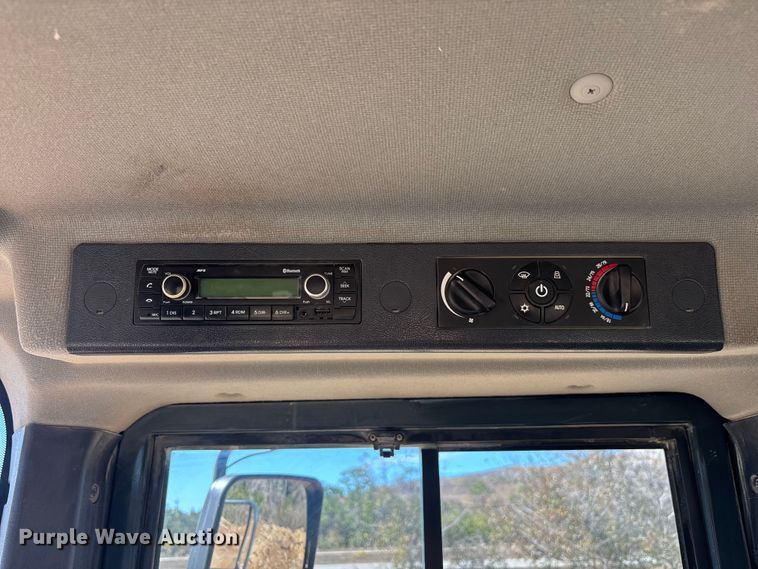 image for item DU0384 Hyundai HL970 wheel loader