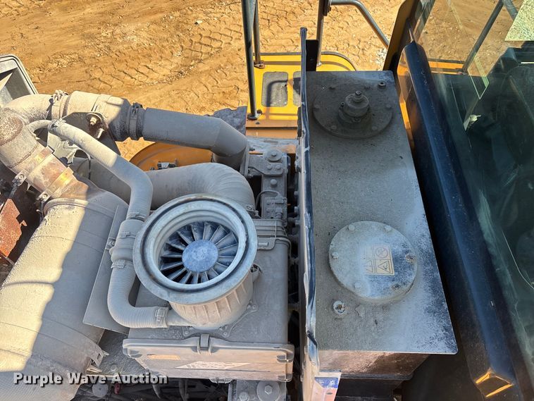 image for item DU0384 Hyundai HL970 wheel loader