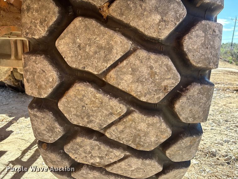 image for item DU0384 Hyundai HL970 wheel loader