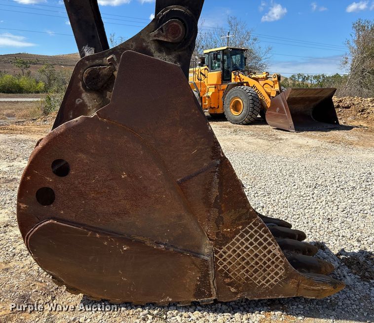 image for item DU0385 2004 John Deere 800C excavator