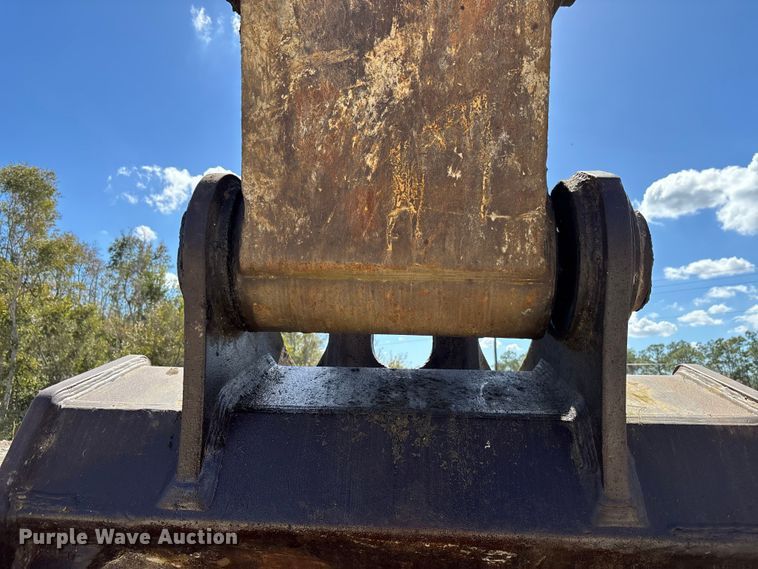 image for item DU0385 2004 John Deere 800C excavator