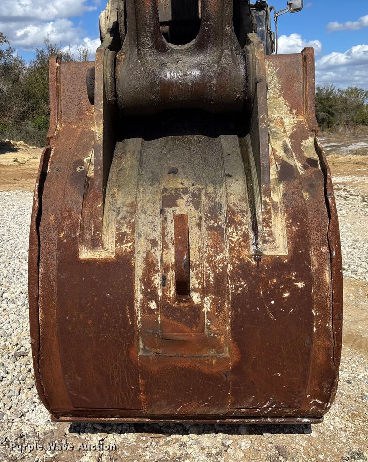 image for item DU0385 2004 John Deere 800C excavator