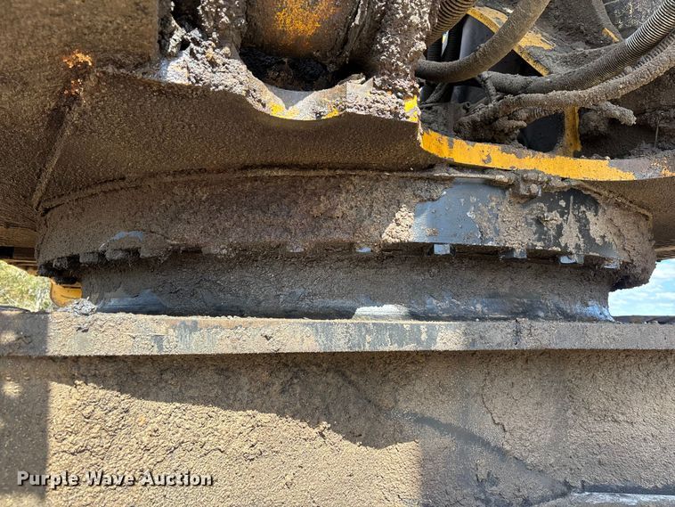 image for item DU0385 2004 John Deere 800C excavator