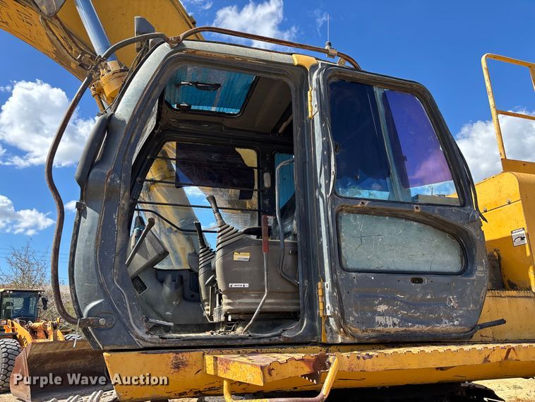 image for item DU0385 2004 John Deere 800C excavator