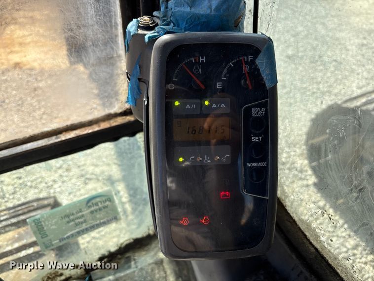 image for item DU0385 2004 John Deere 800C excavator