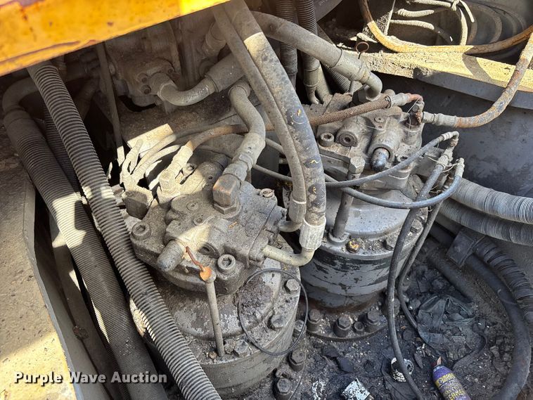 image for item DU0385 2004 John Deere 800C excavator